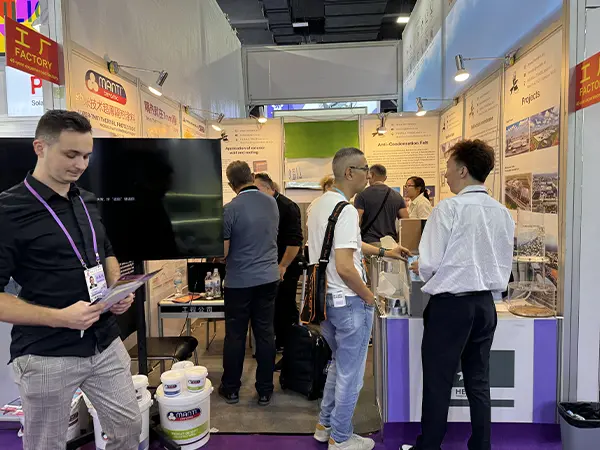 Continuing presence at top exhibitions Continuing presence at top exhibitions